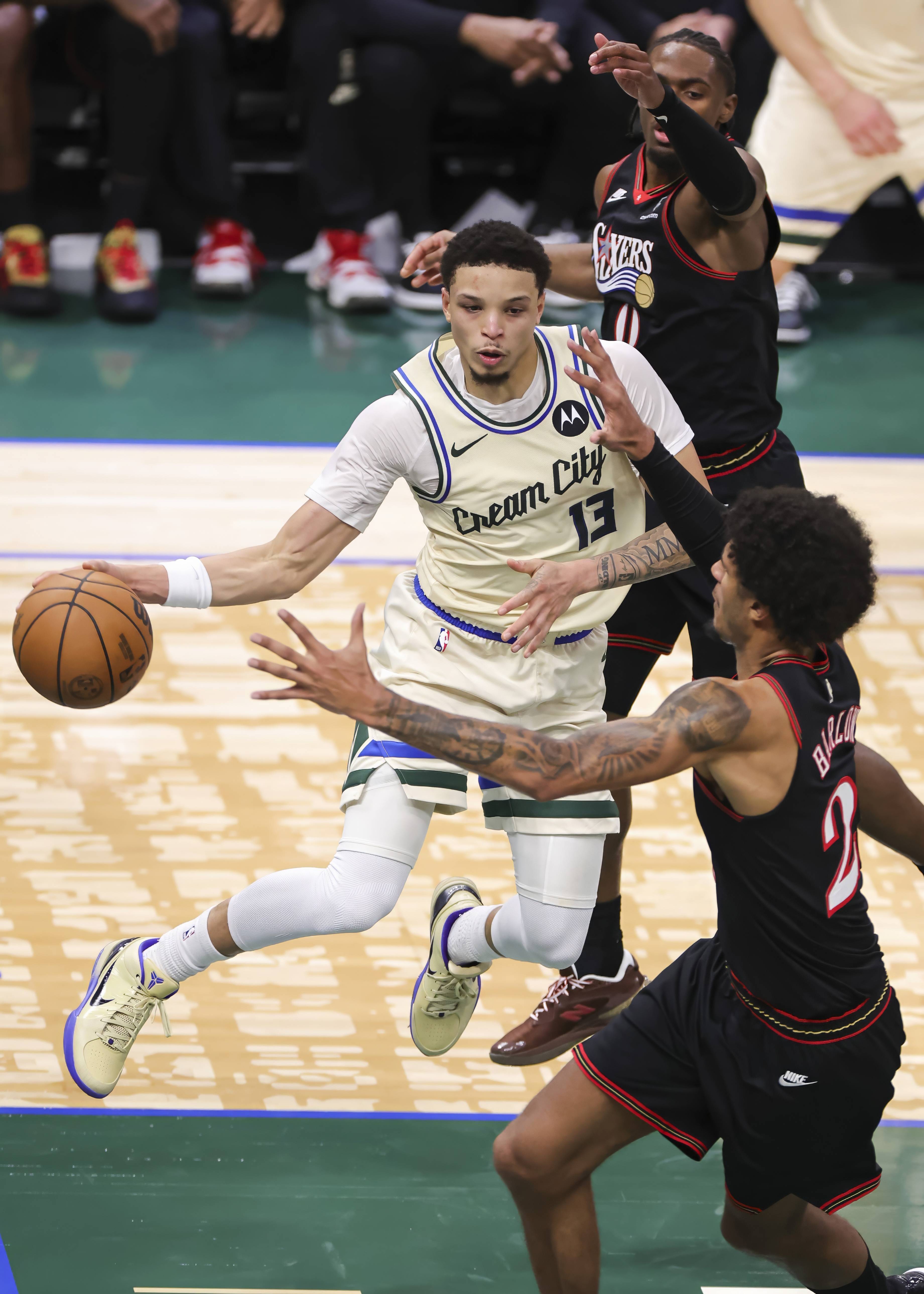 天博官网首页包含赛地聚焦：NBA常规赛今夜热度飙升，密尔沃基雄鹿外线爆发，球迷炸锅，更衣室氛围转暖的词条