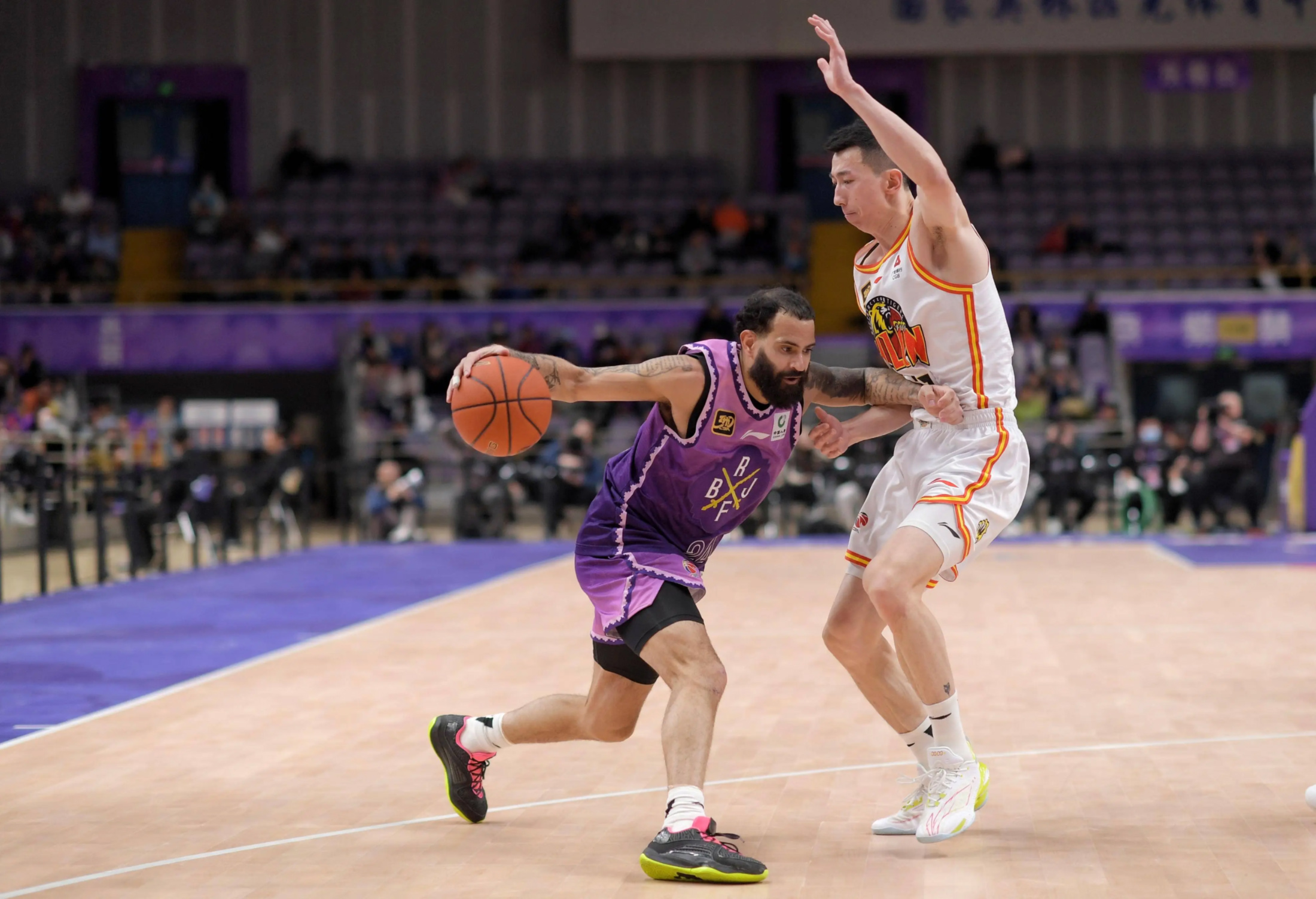 天博娱乐CBA常规赛清晨再迎强敌；法兰克福豪取连胜；主帅态度——球迷炸锅；阵容厚度经受考验的简单介绍